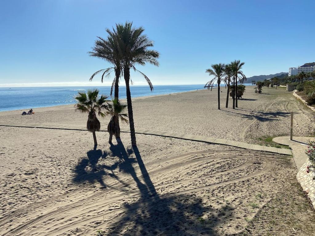 A Stunning 2 Bedroom Apartment 5 Min Walk To The Beautiful Beaches Of Vera Playa Playas de Vera エクステリア 写真